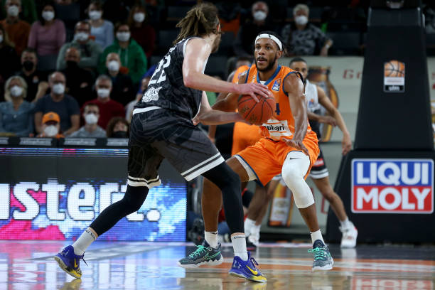 境中显得格 境中显得格